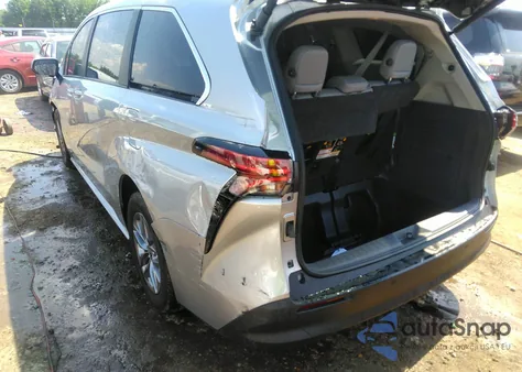 2022 Toyota Sienna Xle z USA, uszkodzony, nr VIN 5TDYRKEC5NS111543